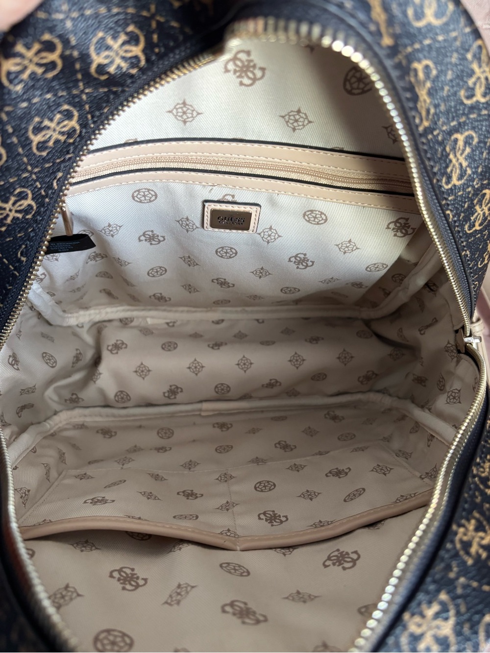 Guess Rylan Backpack - Picture 3 of 10
